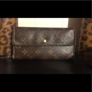 AUTHENTIC LOUIS VUITTON WALLET